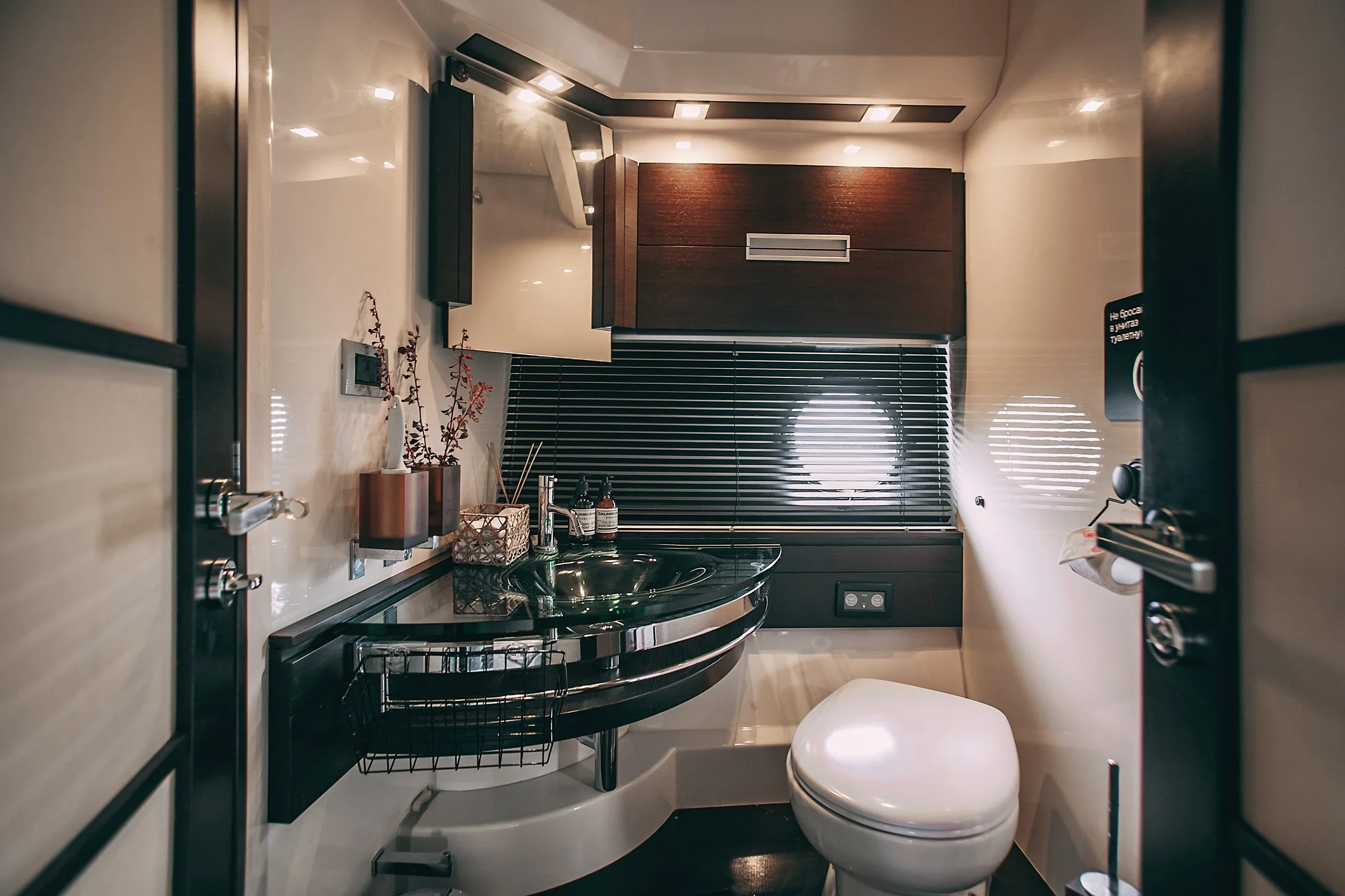 Аренда яхты AZIMUT 62 image- 10